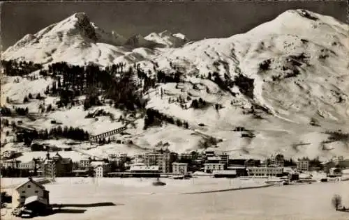 Ak Davos Kanton Graubünden, Winterlandschaft, schneebedeckte Berge, Parsennbahn, Dorfansicht
