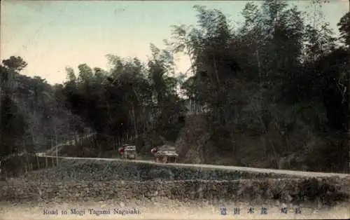 Ak Mogi Präf Nagasaki Japan, Straße nach Mogi Tagami  Natur, Fahrzeug