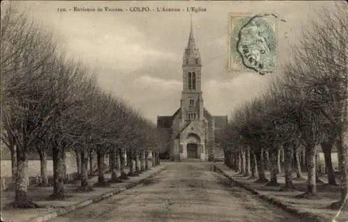 Ak Vannes Morbihan, Kirche, Allee mit Bäumen, alte Architektur