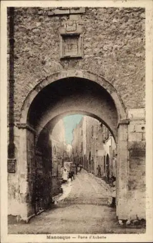 Ak Manosque Alpes de Haute Provence, Porte d'Aubette, Straße mit Blick auf Gebäude,  Architektur