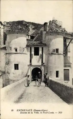Ak Entrevaux Alpes de Haute Provence, Altstadtmauer, Zugang zur Stadt, Brücke