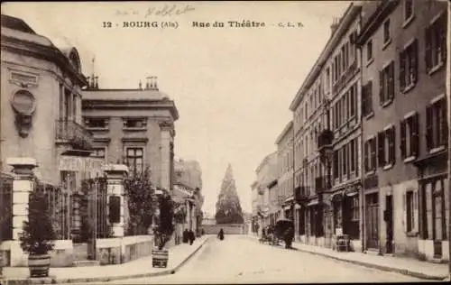 Ak Bourg en Bresse Ain, Straße mit Gebäuden, Weihnachtsbaum, Schwarz-Weiß Darstellung