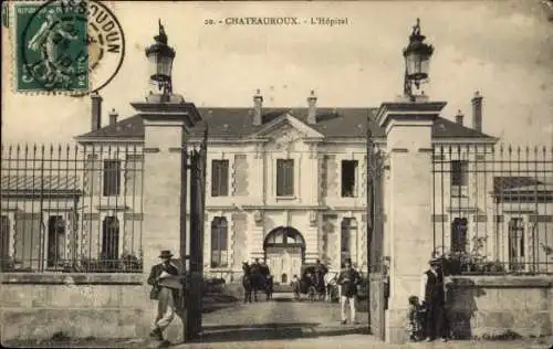 Ak Châteauroux Indre, Historisches Gebäude, Eingangsbereich, zwei Personen, Pferd und Wagen