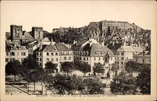 Ak Belfort Beffert Beffort Territoire de Belfort, Vorderansicht der Place de la République, Châte