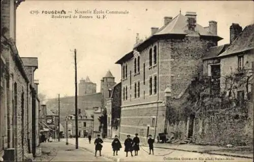 Ak Fougères Ille et Vilaine, Vorderseite mit Straße, Schule, Menschen, Architektur, schwarz-weiß