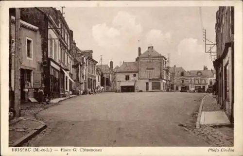 Ak Brissac Maine et Loire, Platz G. Clémenceau