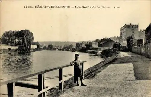 Ak Sèvres-Bellevue Hauts de Seine, Les Bords de la Seine