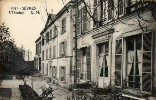 Ak Sèvres Hauts de Seine, L'Hôpital