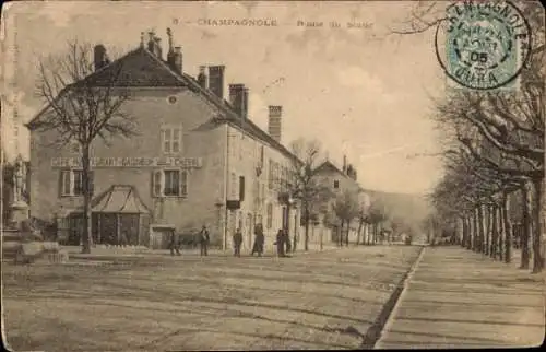 Ak Champagnole Jura, Blick auf die Route du Stand, Café Restaurant Gagneur, Bäume entlang der Str