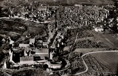 Ak Rothenburg ob der Tauber Mittelfranken, Luftaufnahme von Rothenburg, Altstadt mit n Gebäuden, 