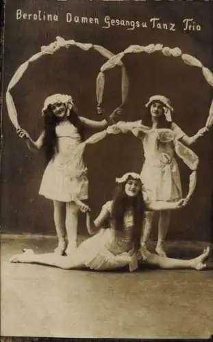 Ak Berolina Damen, Gesangs und Tanz Trio