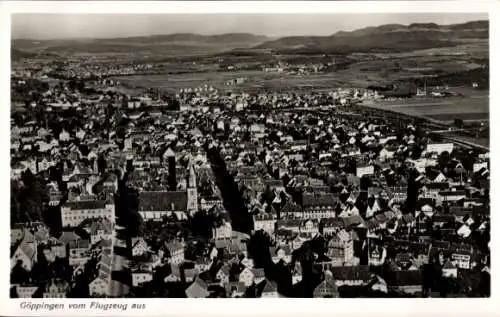 Ak Göppingen in Württemberg, Göppingen vom Flugzeug aus, Luftaufnahme, zahlreiche Dächer