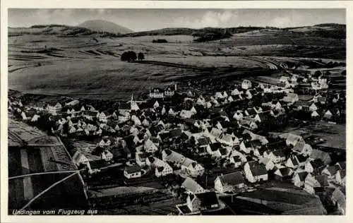 Ak Reutlingen in Württemberg, Luftaufnahme von Undingen, Landschaft, Häuser, ländlich