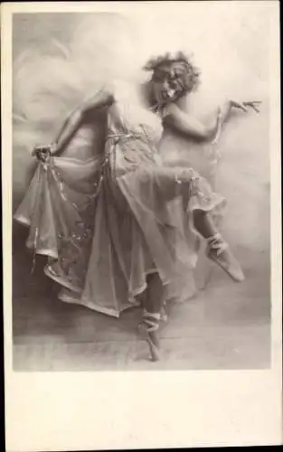 Foto Ak Tänzerin Gaard Iran, Portrait in Tanzpose