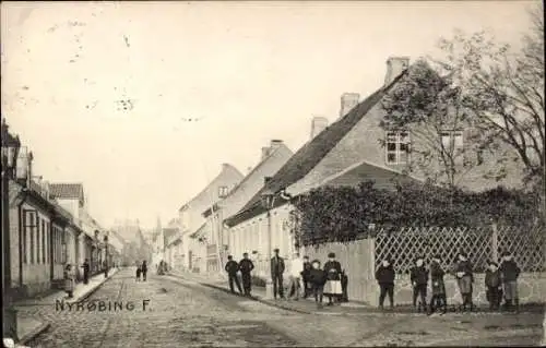Ak Nyköbing Nykøbing Falster Dänemark, Straßenpartie, Anwohner