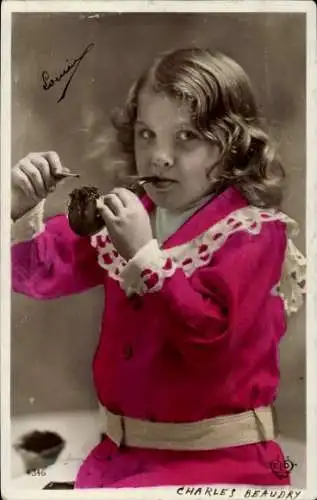 Ak Kind mit Pfeife und Streichholz, coloriert