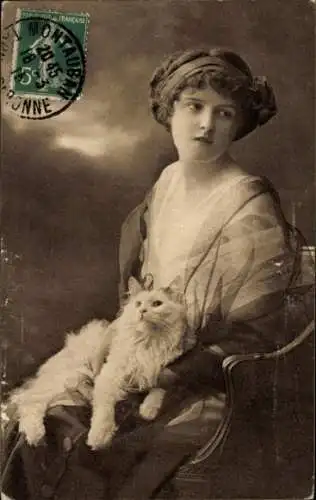 Ak Portrait einer Frau mit Katze auf dem Schoß