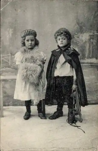 Ak Kleine Kinder mit Schlittschuhen