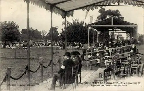 CPA Bayeux Calvados, Fetes de Gymnastique, 4 Juillet 1909, Pendant les Opérations du Jury