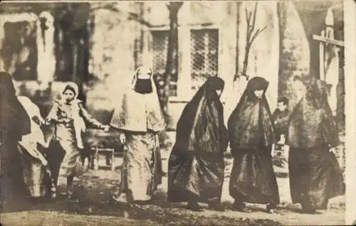 Foto Ak Verschleierte Frauen