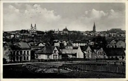 Ak Frýdek Místek Friedek Friedeck Friedberg Mährisch Schlesien, Stadtansicht, Kirchen, Hügel, ...