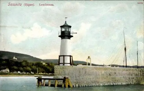 Ak Sassnitz auf Rügen, Leuchtturm, Hafenmole, Segelboot