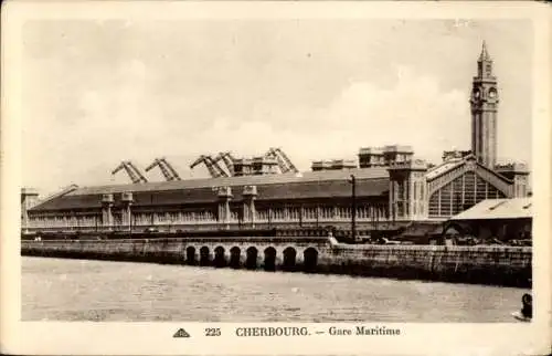 Ak Cherbourg en Cotentin Manche, Gare Maritime,  Architektur, Wasseransicht, 