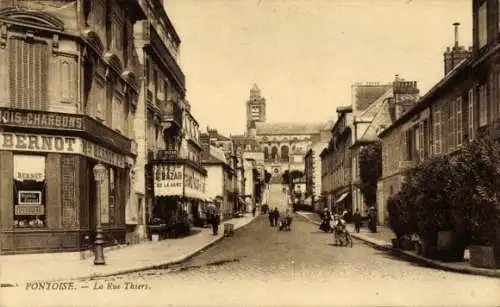 CPA Pontoise Val d'Oise, La Rue Thiers