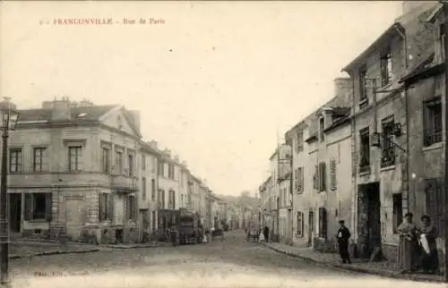 Ak Franconville Val d'Oise, Straße in  Rue de Paris,  Architektur