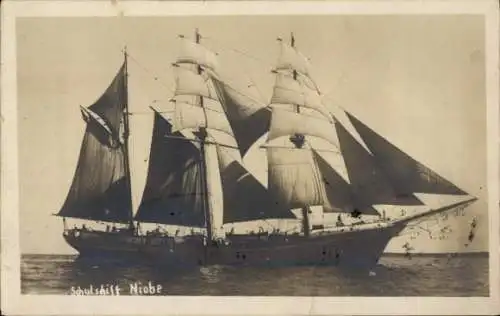 Foto Ak Segelschiff Niobe, Schulschiff, Volle Segel