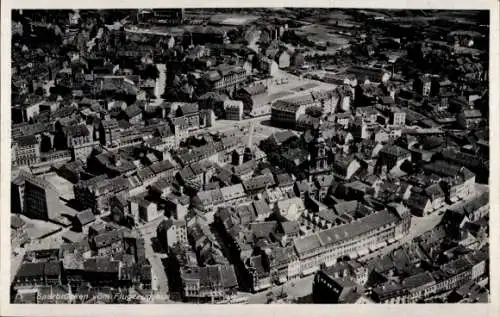 Ak Saarbrücken im Saarland, Luftaufnahme von  Stadtansicht, viele Dächer und Gebäude sichtbar