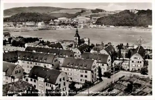 Ak Saarbrücken im Saarland, Fliegeraufnahme, St. Arnulf mit Stiftskirche, Schloss Halberg