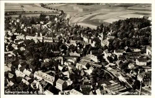 Ak Schwarzenbach an der Saale Oberfranken, Stadt, Kirche, Fliegeraufnahme