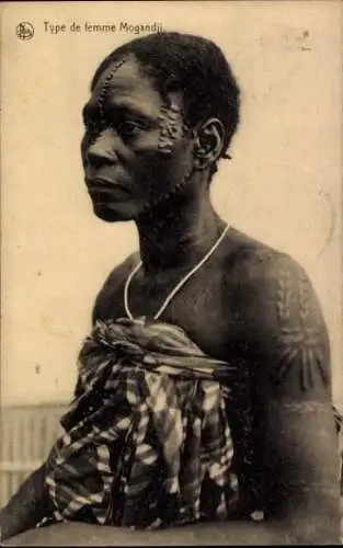 Ak Belgisch Kongo, Mogandji-Frau mit Schmucknarben