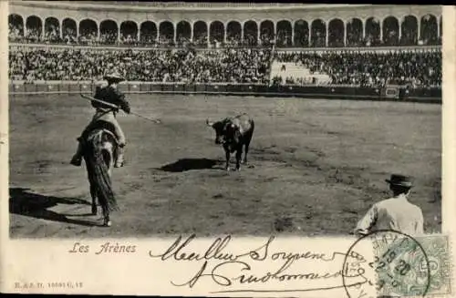 Ak Stierkampfarena, Stier, Reiter mit Speer