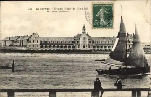 Ak Le Croisic Loire Atlantique,  Hôpital Marin de Pen-Bron, Segelboote, architektonisches Gebäude