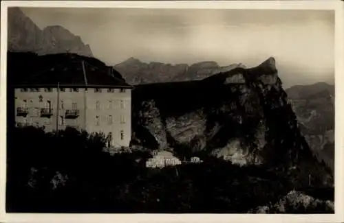Ak Engelberg Kanton Obwalden Schweiz, Hotel Trübsee, Bitzistock, Berge,  Architektur, schwarz-wei