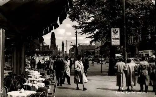 Ak Berlin Charlottenburg,  Kurfürstendamm, Menschen, Café, Stadtansicht, Bäume