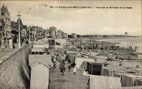 CPA La Baule sur Mer Loire Atlantique, Vue sur le Remblai et la Plage
