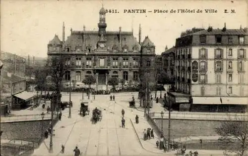 Ak Pantin Seine Saint Denis, Historisches Gebäude, Platz mit Menschen, Pferdewagen, Bäume