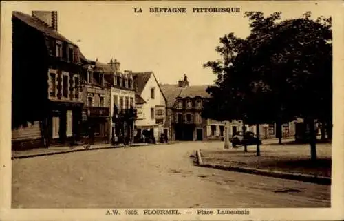 Ak Ploermel Morbihan, Platz Lamennais, Straßenansicht,  Architektur, nostalgische Atmosphäre