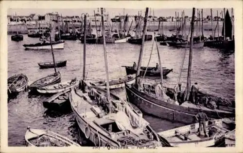 Ak Quiberon Morbihan, Hafen mit vielen Booten, Segelboote, Szene am Wasser