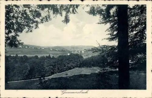 Ak Gummersbach im Oberbergischen Kreis, Landschaftsimpression, mehrere Häuser im Hintergrund, bew