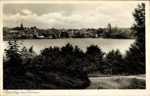 Ak Ratzeburg im Herzogtum Lauenburg, Blick auf  Stadtansicht, See, Himmel, Bäume