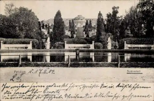 Ak Potsdam Sanssouci, Gartenansicht von Sanssouci, prachtvolle Anlage, bewaldete Umgebung, Skulpt
