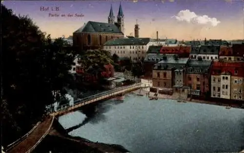 Ak Hof an der Saale Oberfranken Bayern, Hof i. B., Partie an der Saale, Stadtansicht mit Brücke u