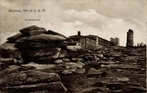 Ak Brocken im Harz,  1142 m ü. d. M., Teufelskanzel, Hotel, Felsen