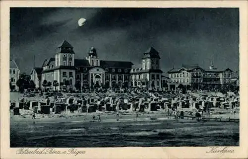 Ak Ostseebad Prora Binz auf Rügen, Kurhaus, Strandkörbe, Menschen am Strand, Abendstimmung, Mond