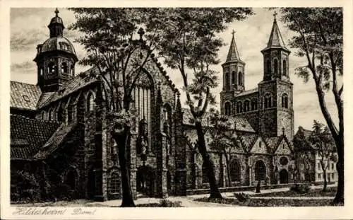 Ak Hildesheim in Niedersachsen, Dom, gotische Architektur, zwei Türme, Bäume im Vordergrund.
