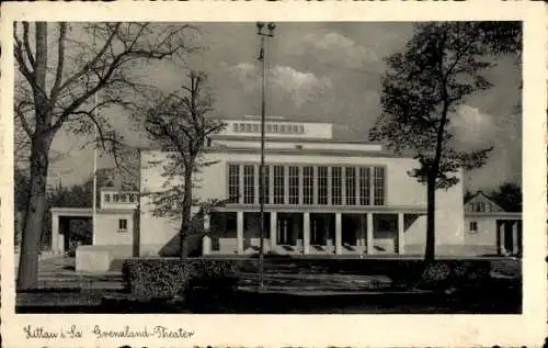 Ak Zittau in Sachsen, sittau ia renaland-Theater, Theatergebäude, Bäume, Straßenlaternen